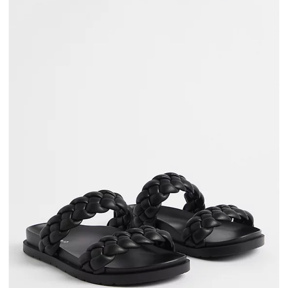 TORRID double band slide. Only tried on.